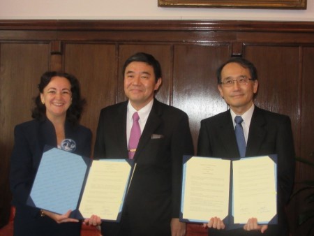 Vice-Rector Magdalena Iordache-Platis, Japanese Ambassador to Romania Kisaburo Ishii, and Vice-President Takashima at the signing ceremony at the University of Bucharest